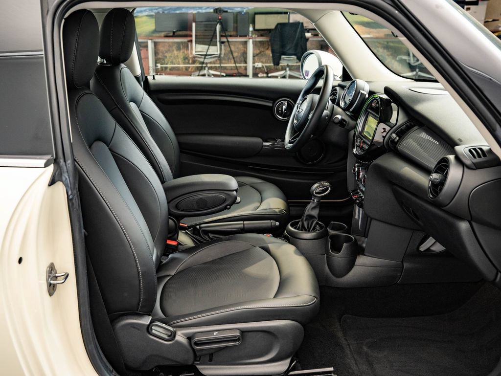 Used 2018 MINI Cooper 2-Door Hardtop FWD image 21
