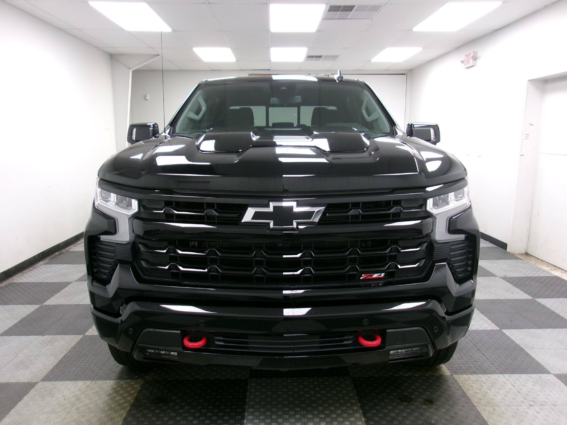 Used 2024 Chevrolet Silverado 1500 LT Trail Boss w/ Convenience Package II AWD/4WD image 16