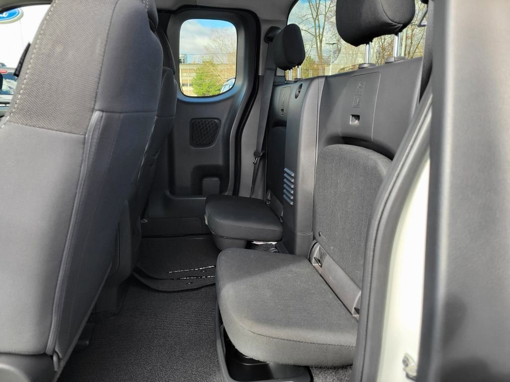 Used 2024 Nissan Frontier SV w/ Technology Package image 14