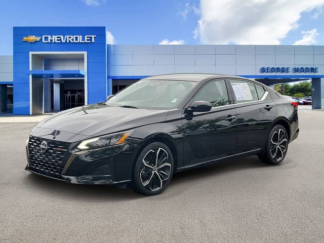 Used 2025 Nissan Altima 2.5 SR AWD/4WD image 2