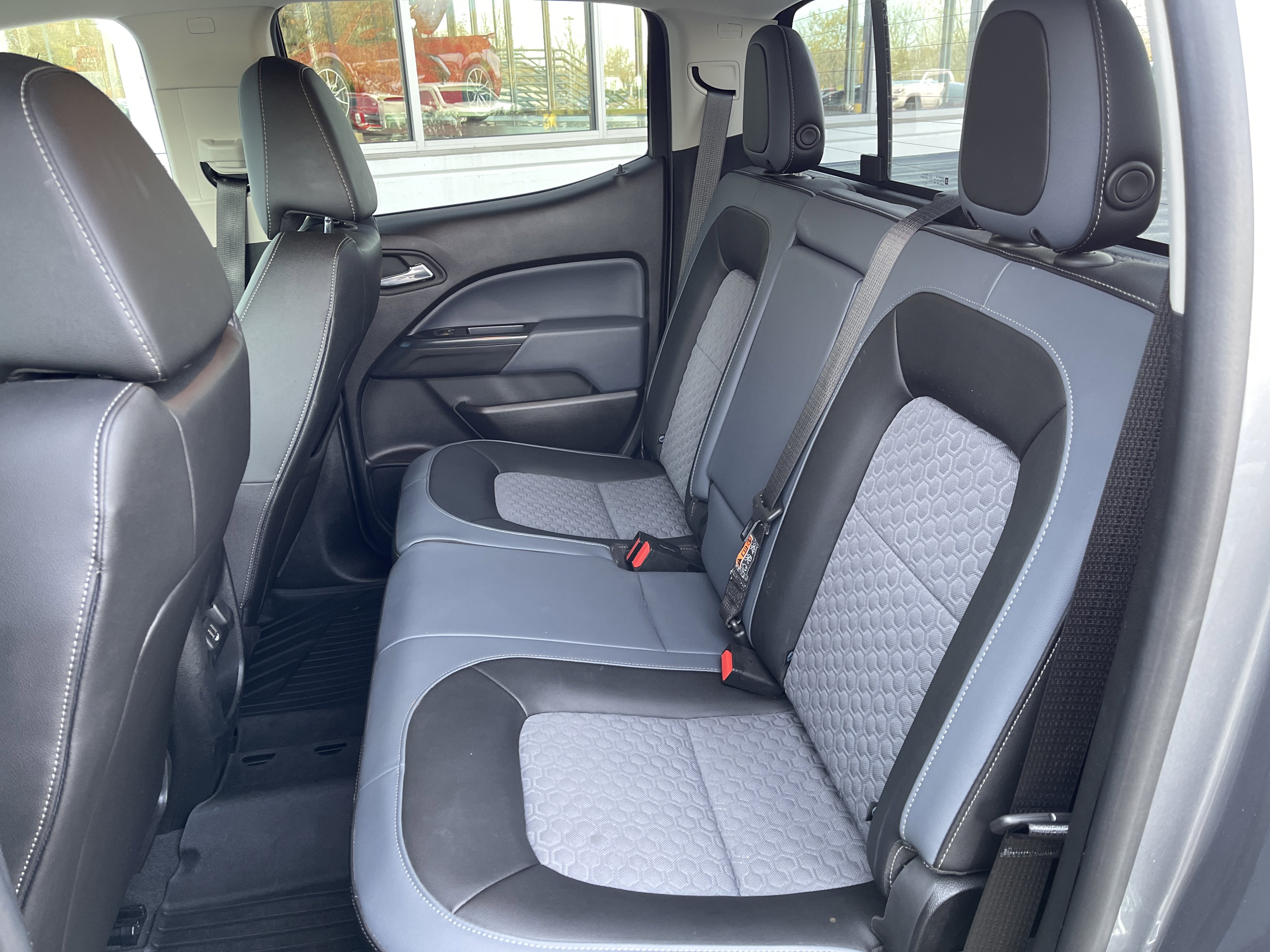 Used 2021 Chevrolet Colorado Z71 w/ Safety Package image 36