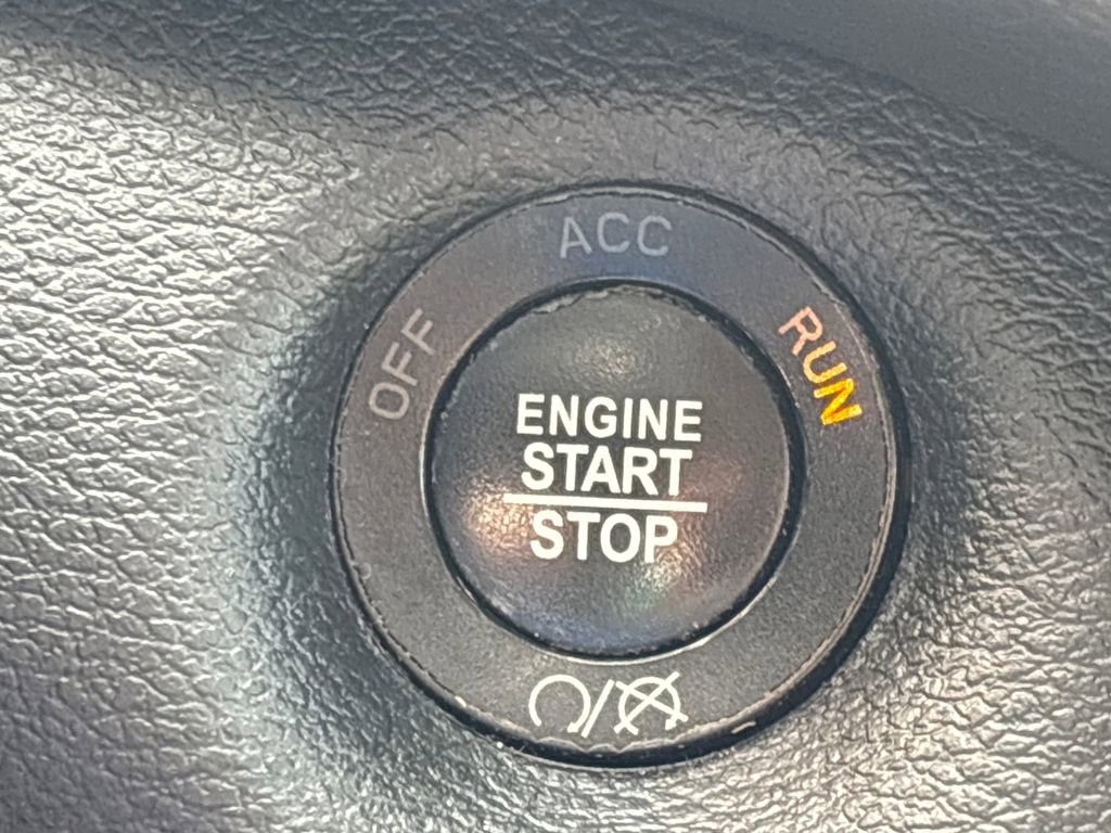 Used 2016 Jeep Cherokee Limited image 18