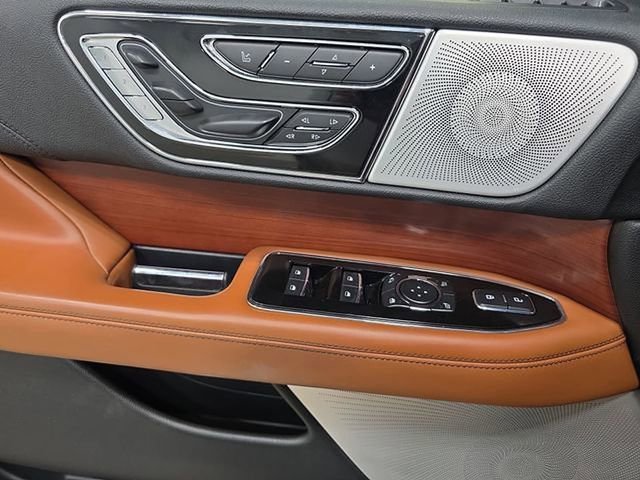 Used 2020 Lincoln Navigator L Reserve w/ Luxury Package AWD/4WD image 28