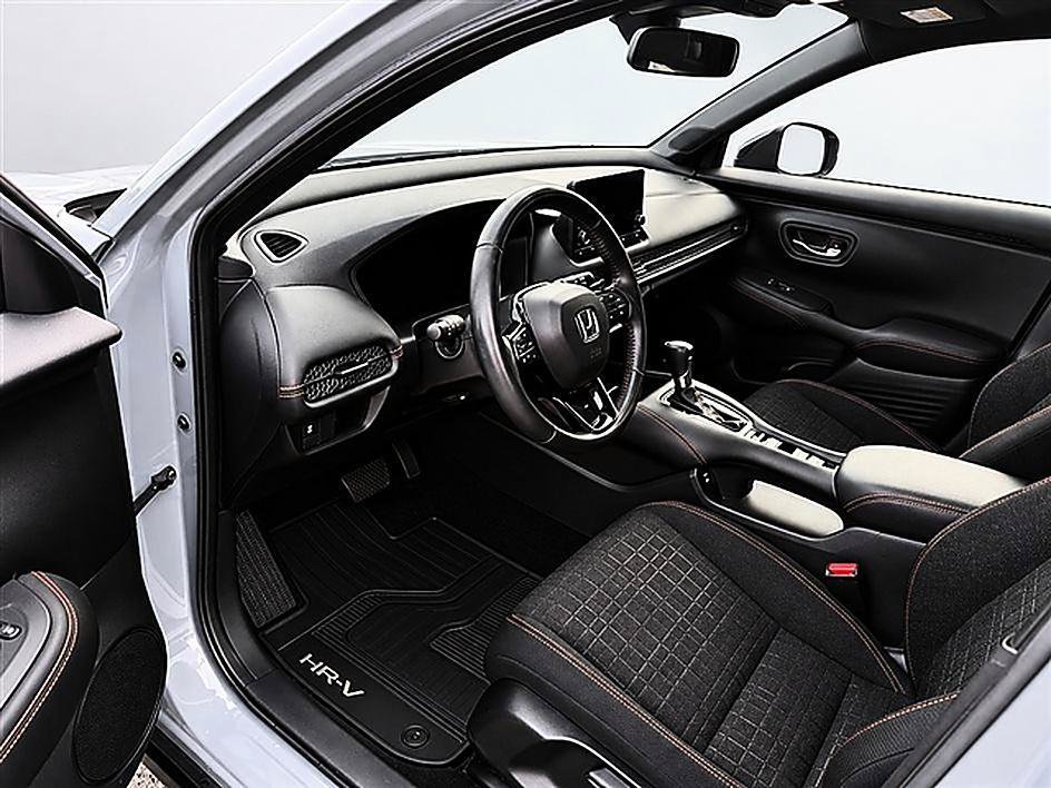Used 2024 Honda HR-V Sport image 2