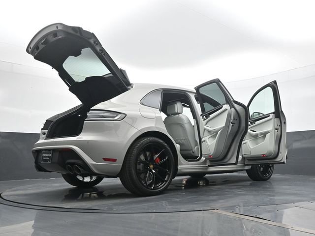 New 2026 Porsche Macan GTS AWD/4WD image 27