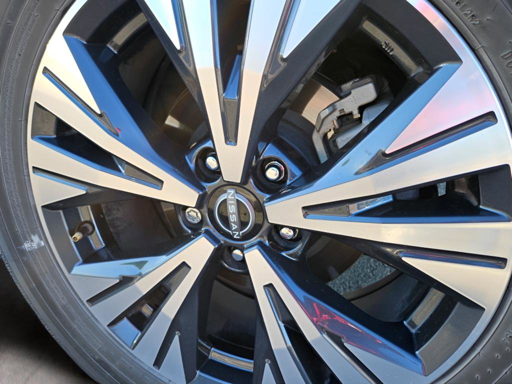 Used 2023 Nissan Rogue SV FWD image 10