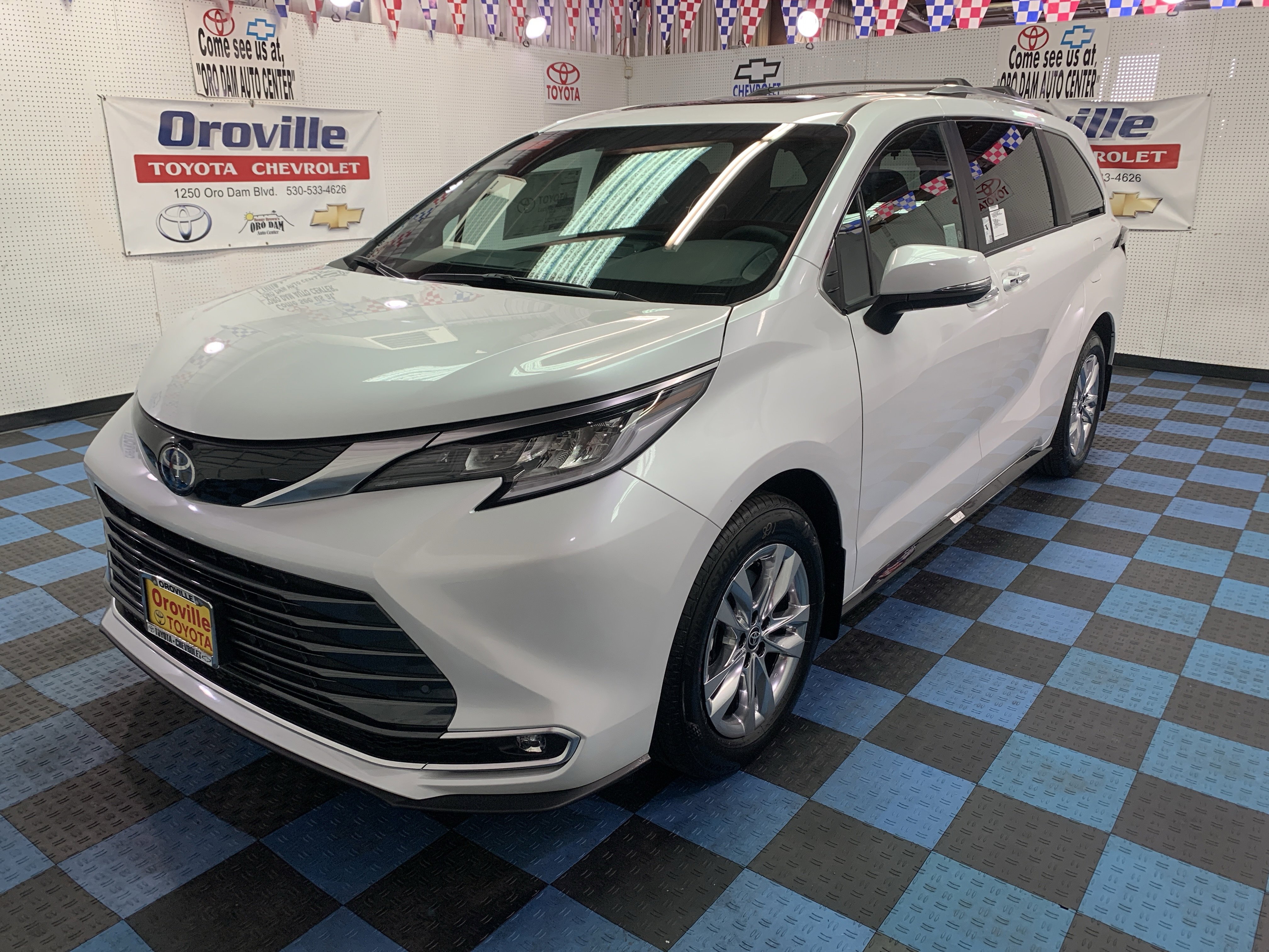 New 2025 Toyota Sienna Limited