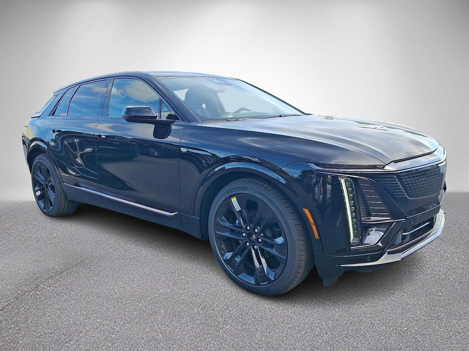 New 2026 Cadillac Lyriq Sport w/ LPO, Blue Accent Package image 5