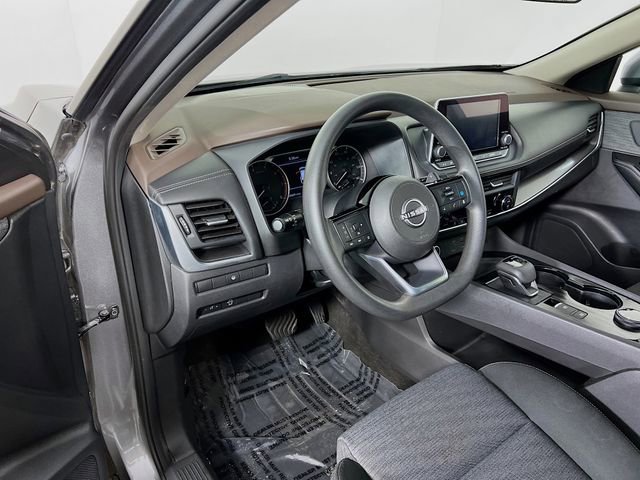 Used 2023 Nissan Rogue SV image 6