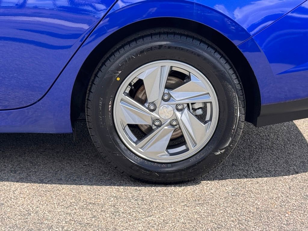 Used 2024 Hyundai Elantra SE image 14