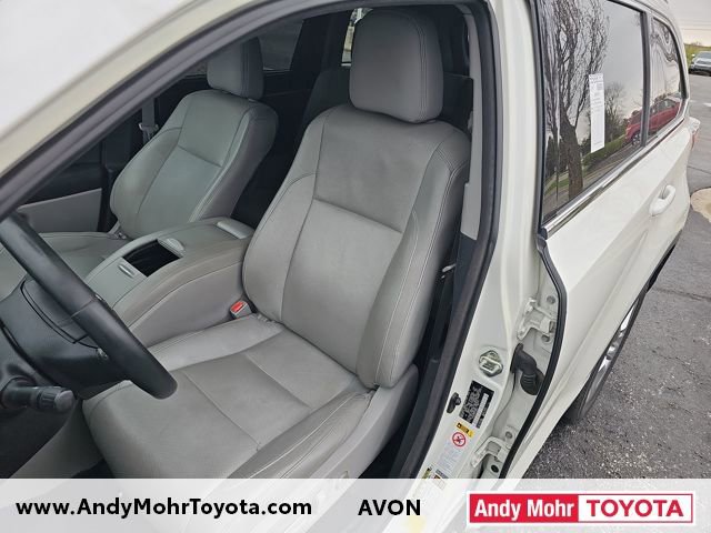 Used 2014 Toyota Highlander Limited w/ Driver Technology Package FWD image 10