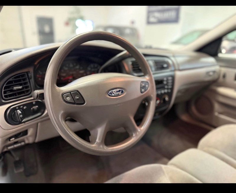 Used 2002 Ford Taurus SES FWD image 11