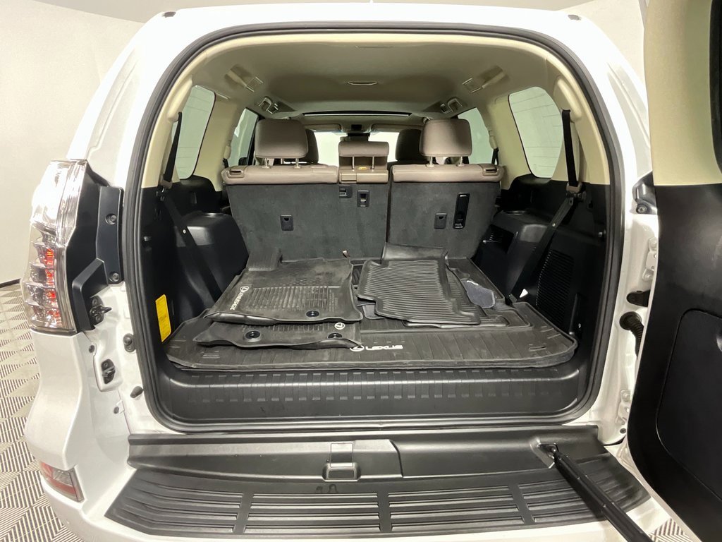 Used 2022 Lexus GX 460 Premium w/ Premium Package image 27