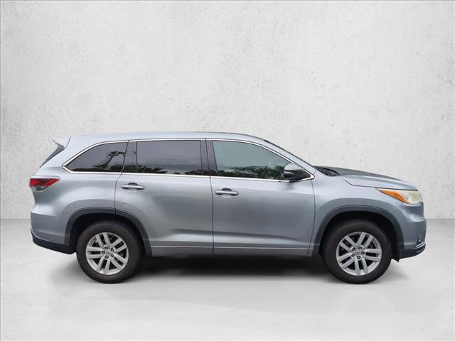 Used 2014 Toyota Highlander LE FWD image 4