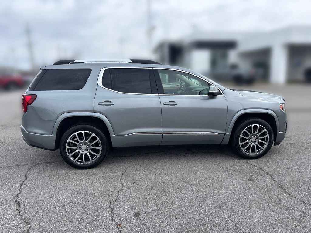 Used 2023 GMC Acadia Denali w/ Denali Ultimate Package AWD/4WD image 9