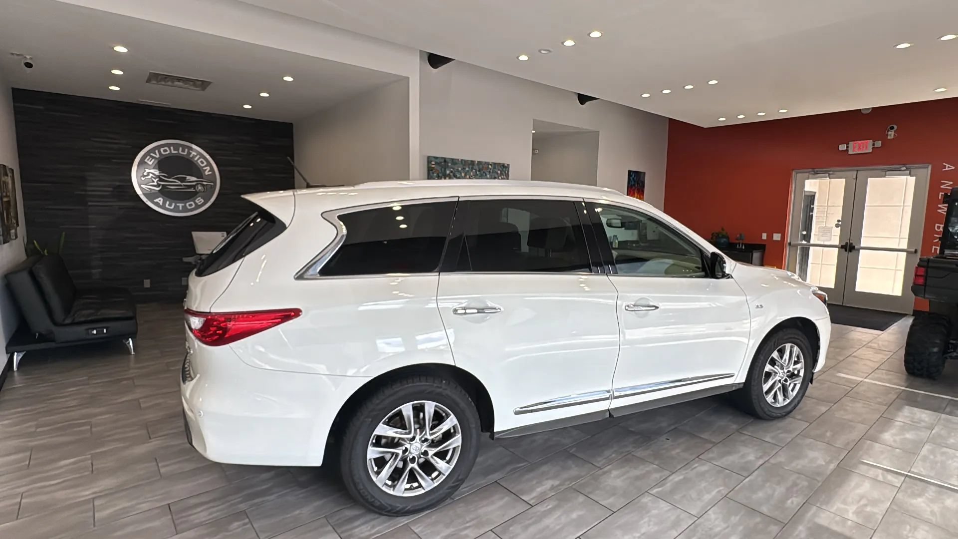 Used 2014 INFINITI QX60 FWD w/ Premium Plus Package image 15