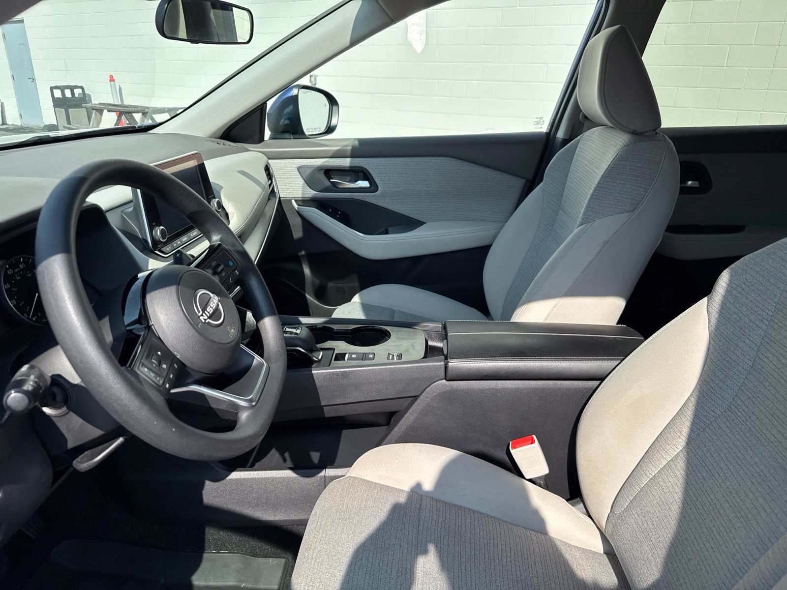 Used 2023 Nissan Rogue SV FWD image 20