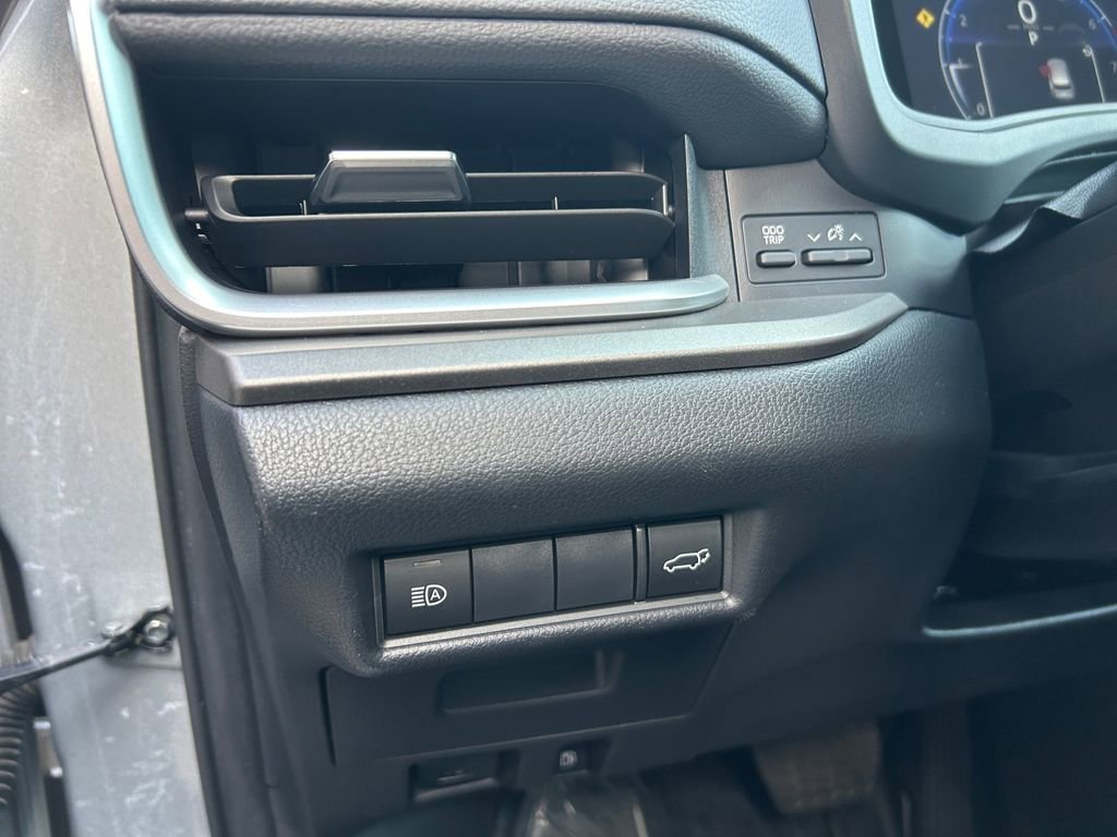 Used 2025 Toyota Grand Highlander AWD image 22