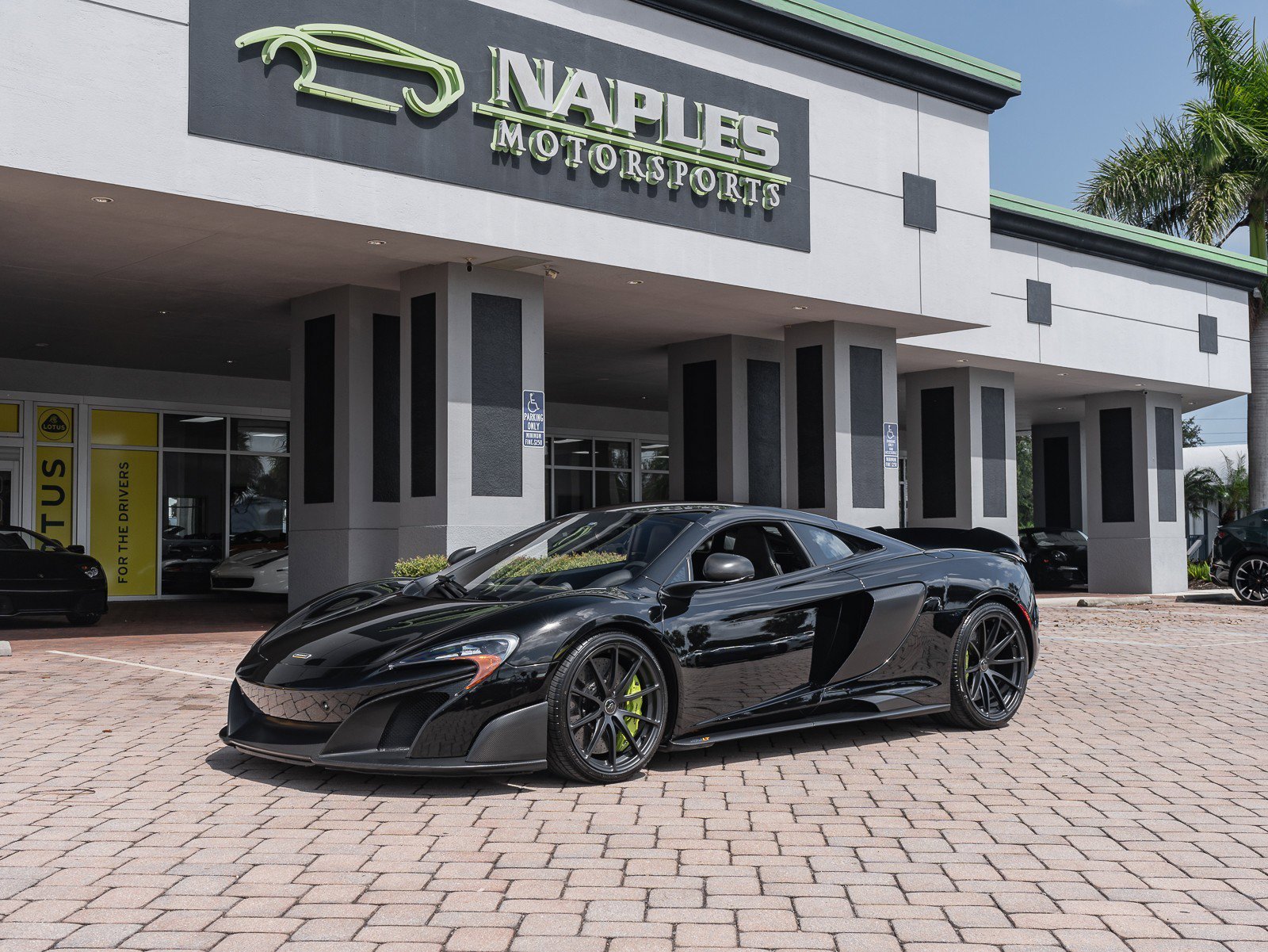 Used 2016 McLaren 675LT Coupe image 16