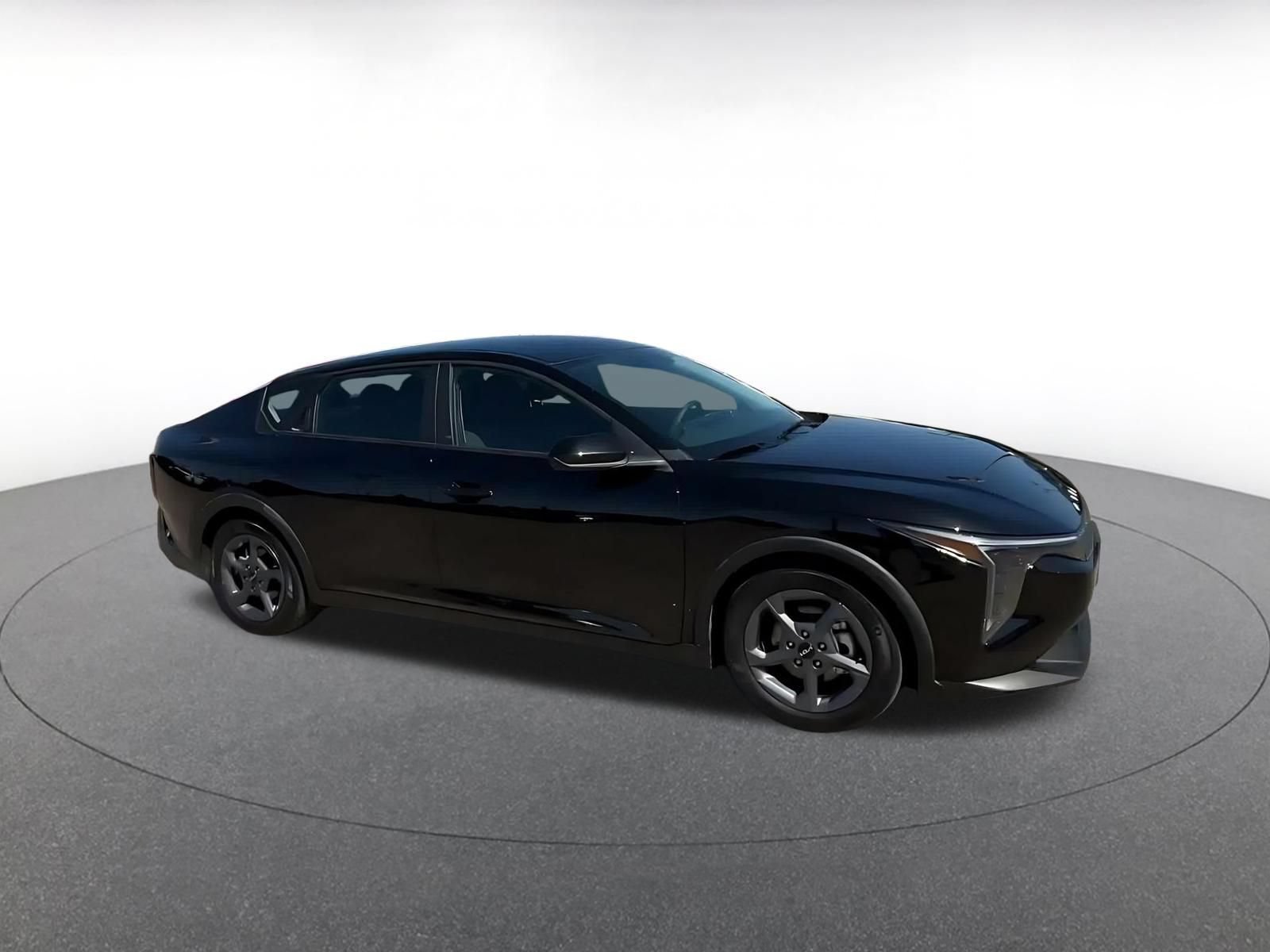 Used 2026 Kia K4 FWD image 2