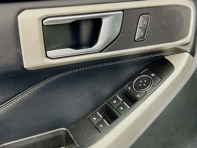 Used 2020 Ford Explorer XLT w/ Equipment Group 202A image 9