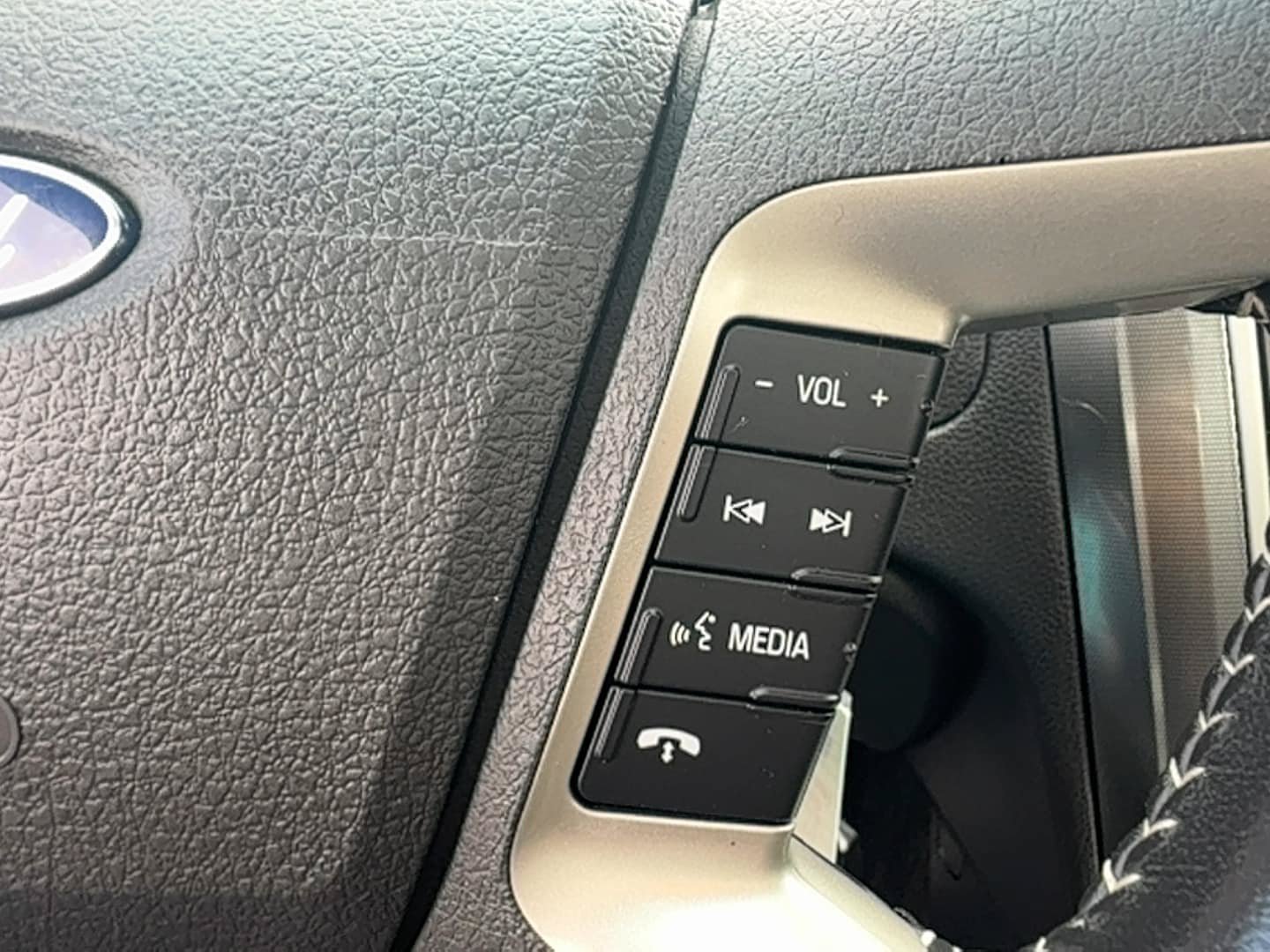 Used 2012 Ford Fusion SEL FWD image 25