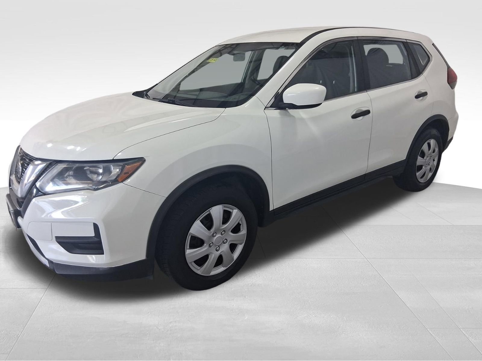 Used 2018 Nissan Rogue S AWD/4WD image 1
