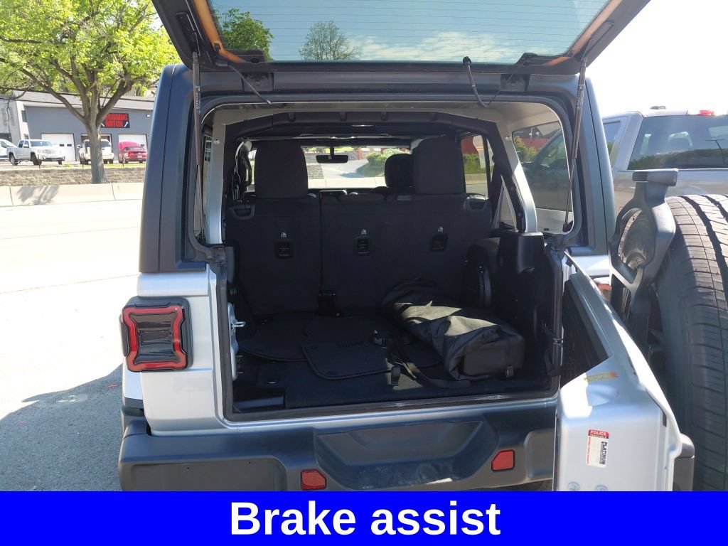 Used 2022 Jeep Wrangler Unlimited Sahara AWD/4WD image 15