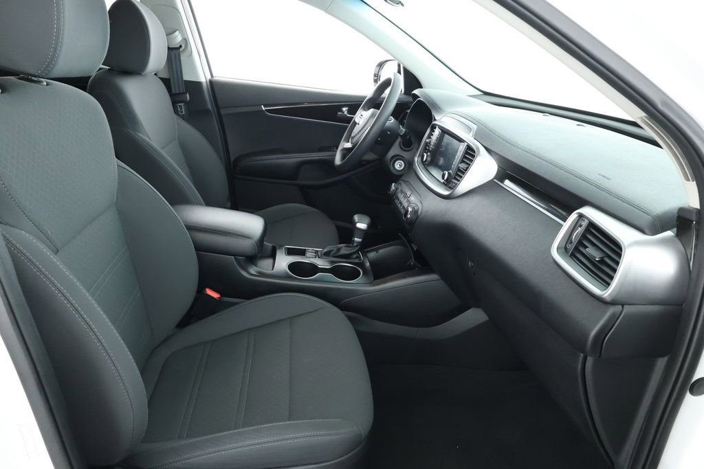 Used 2020 Kia Sorento LX image 27