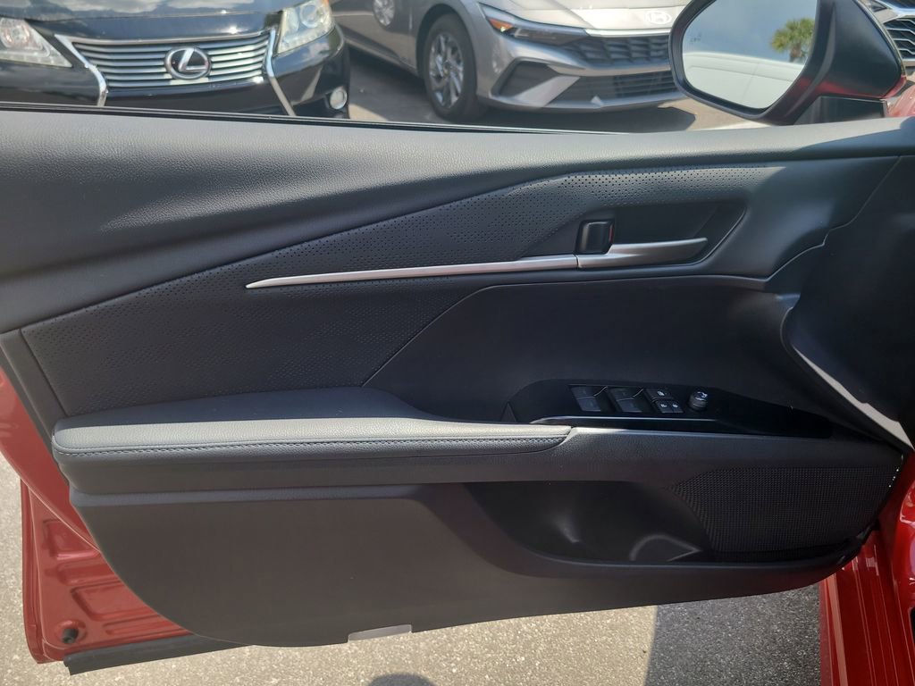 Used 2025 Toyota Camry XSE image 13