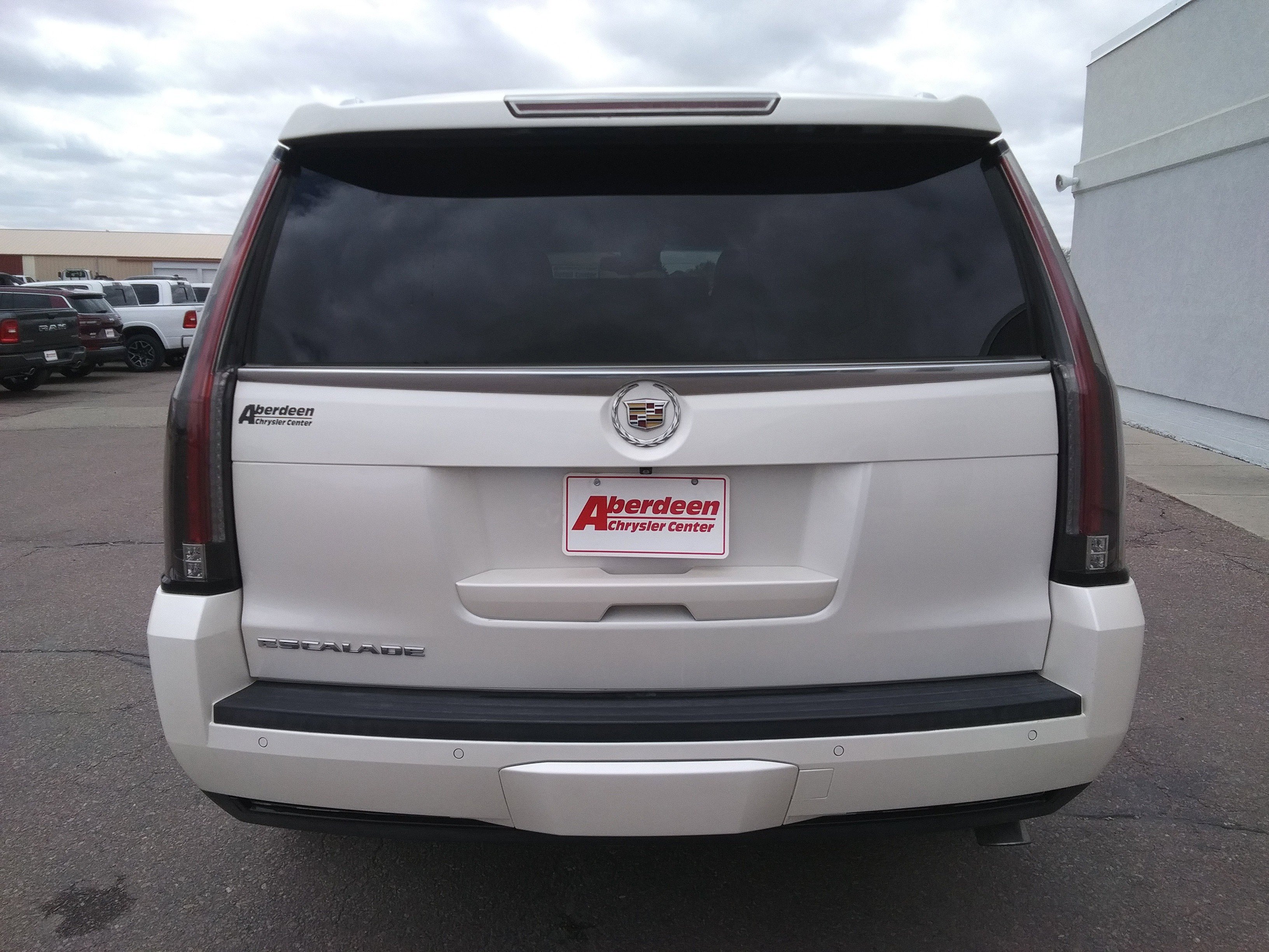Used 2015 Cadillac Escalade Premium AWD/4WD image 6