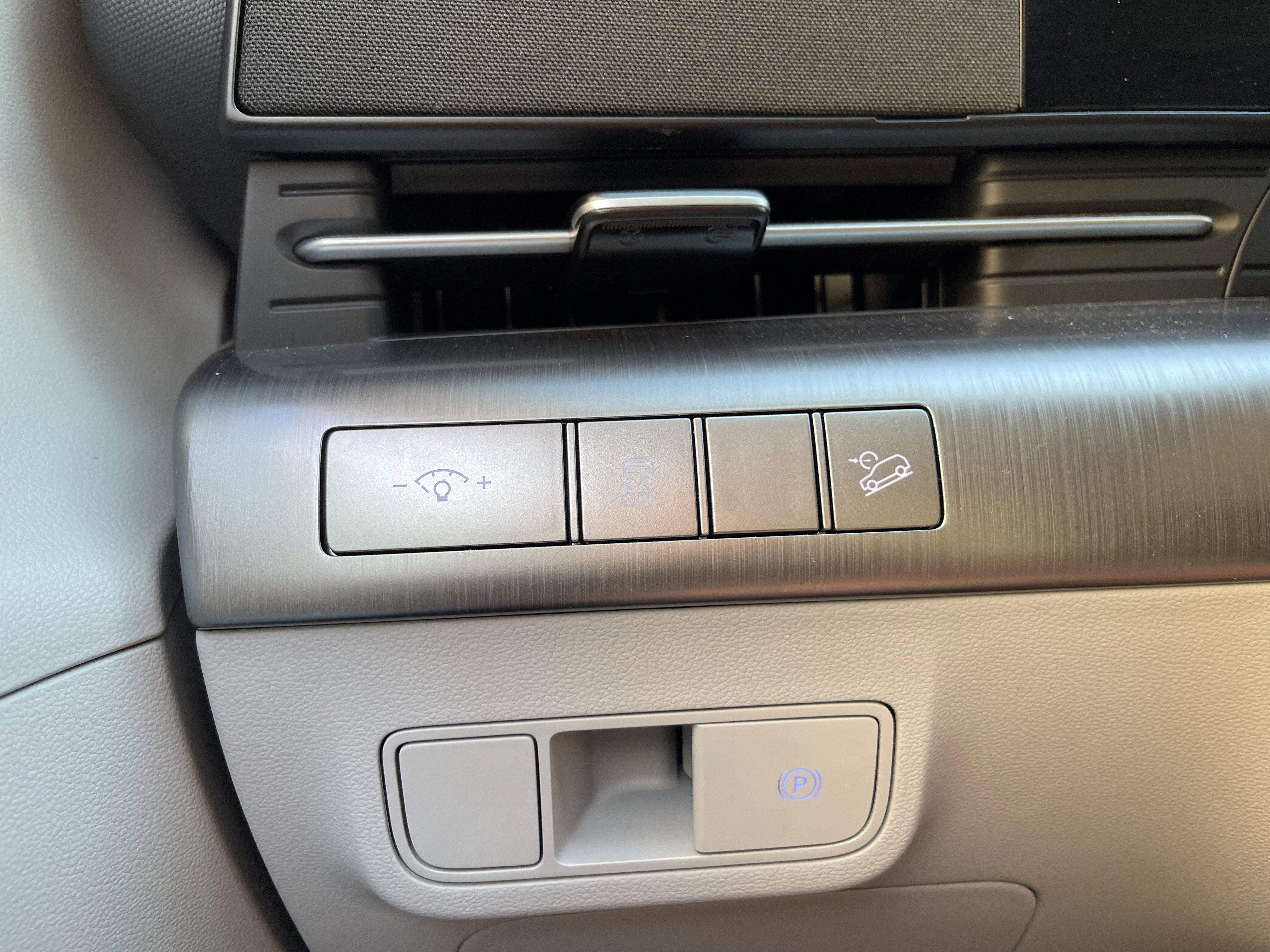 Used 2024 Hyundai Kona SEL image 17