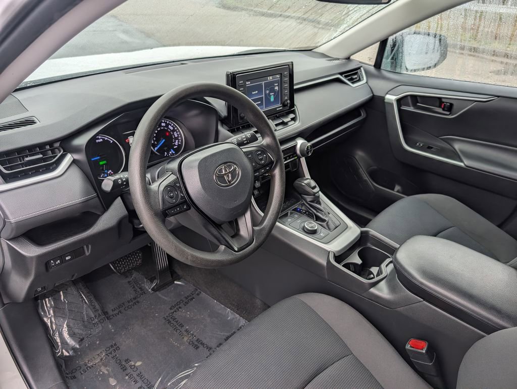 Used 2021 Toyota RAV4 LE AWD/4WD image 15