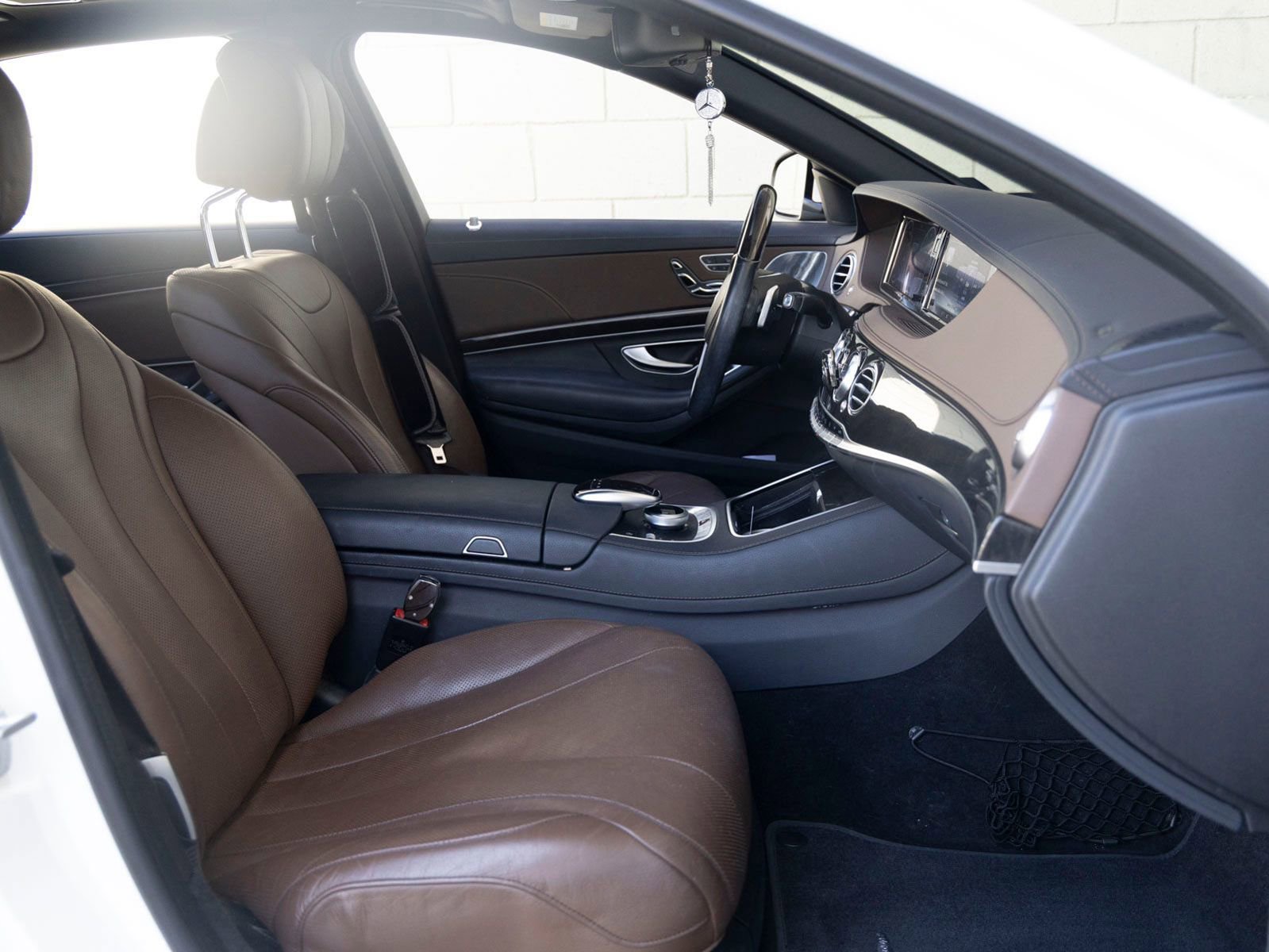 Used 2017 Mercedes-Benz S 550 Sedan image 27