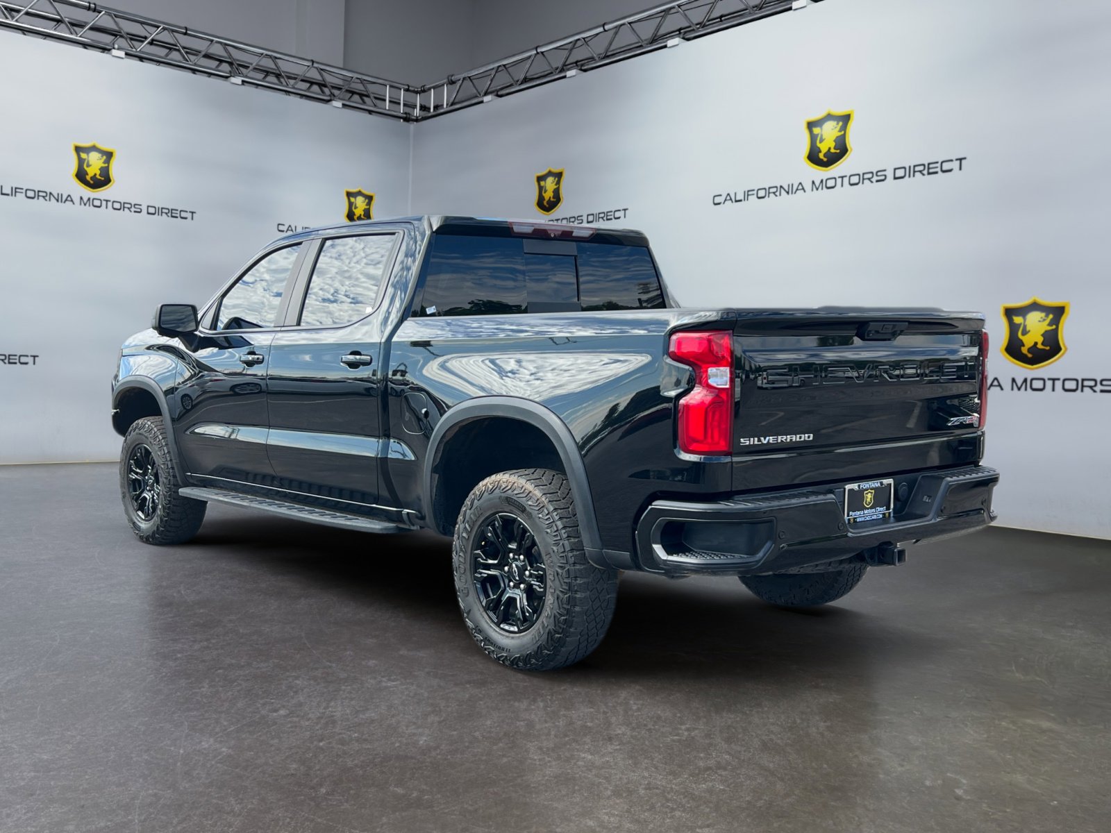 Used 2022 Chevrolet Silverado 1500 ZR2 w/ Technology Package image 3