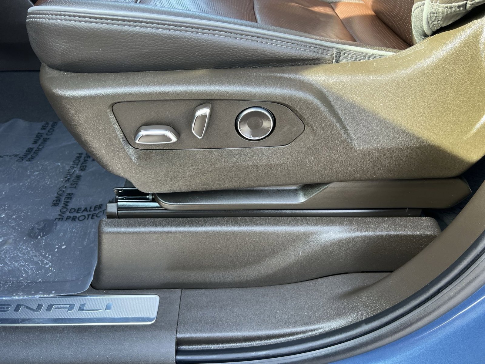 Used 2025 GMC Sierra 1500 Denali w/ Denali Reserve Package image 14