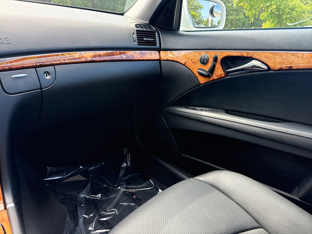 Used 2008 Mercedes-Benz E 350 4MATIC Sedan image 17