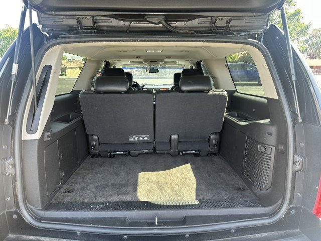 Used 2011 Chevrolet Suburban LTZ RWD image 18
