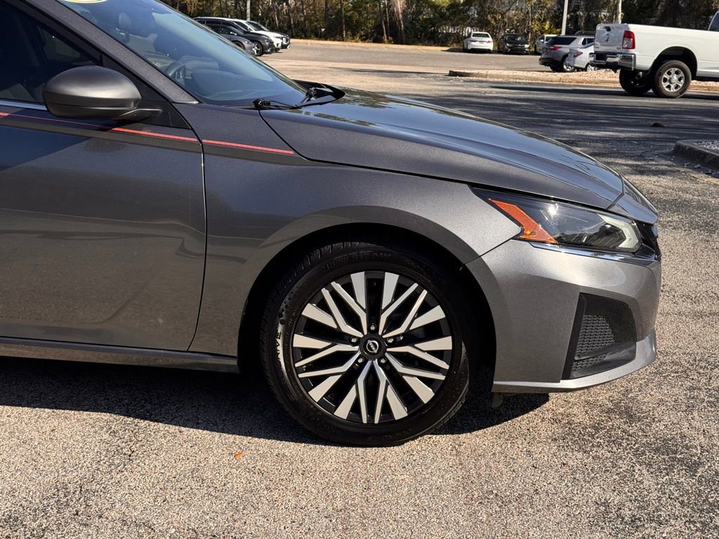 Used 2024 Nissan Altima 2.5 SV image 13