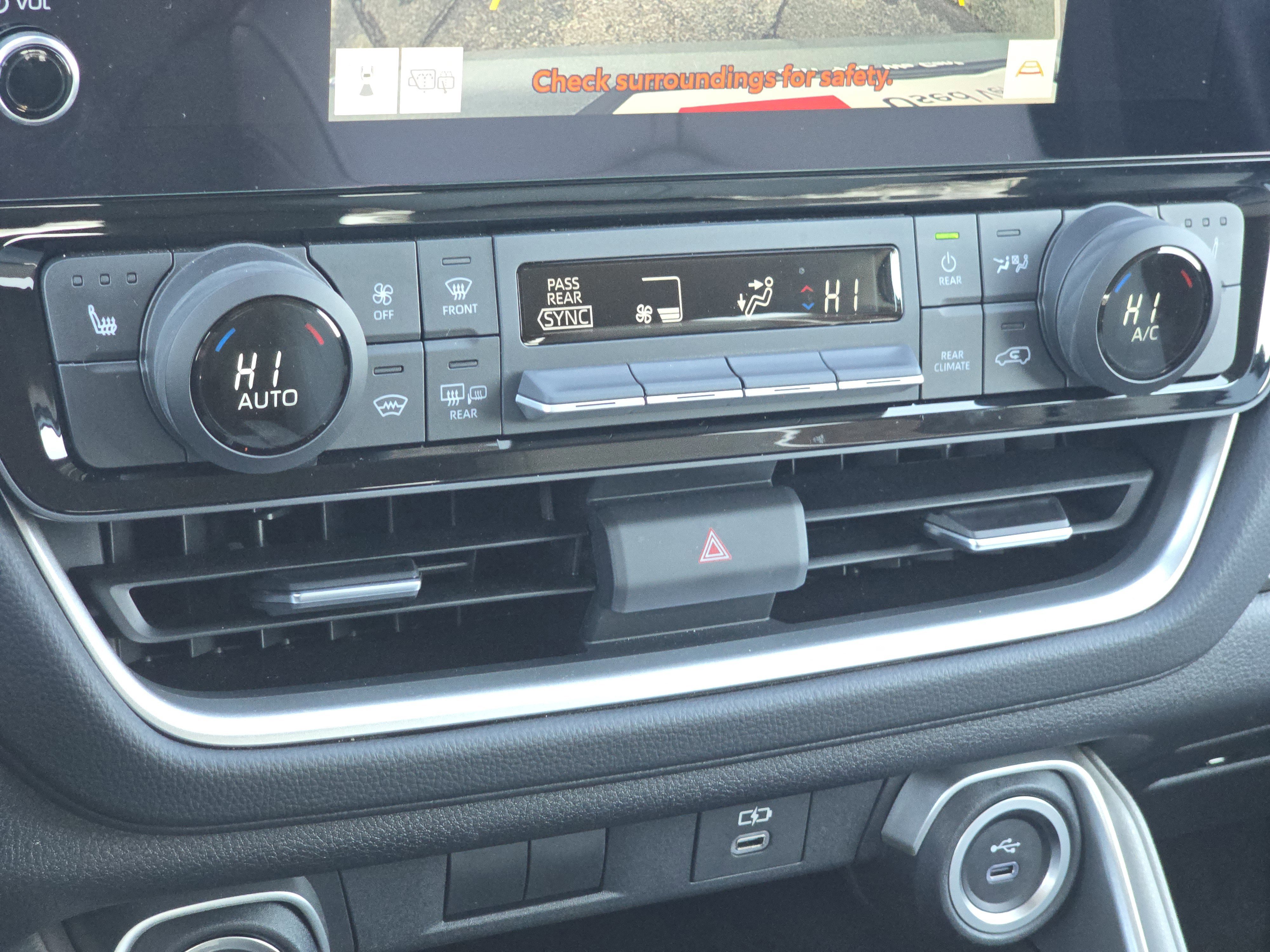 Used 2025 Toyota Grand Highlander XLE image 24