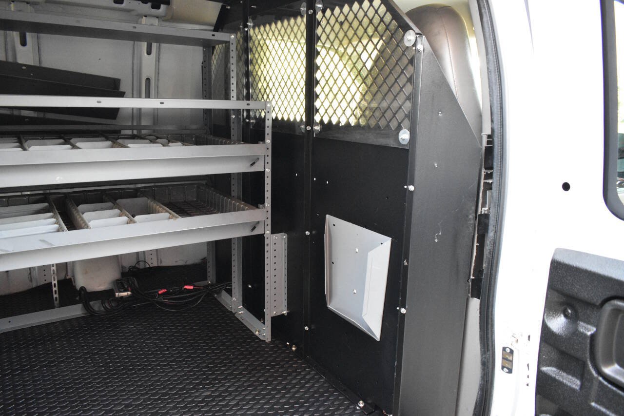 Used 2015 Chevrolet Express 2500 RWD image 14