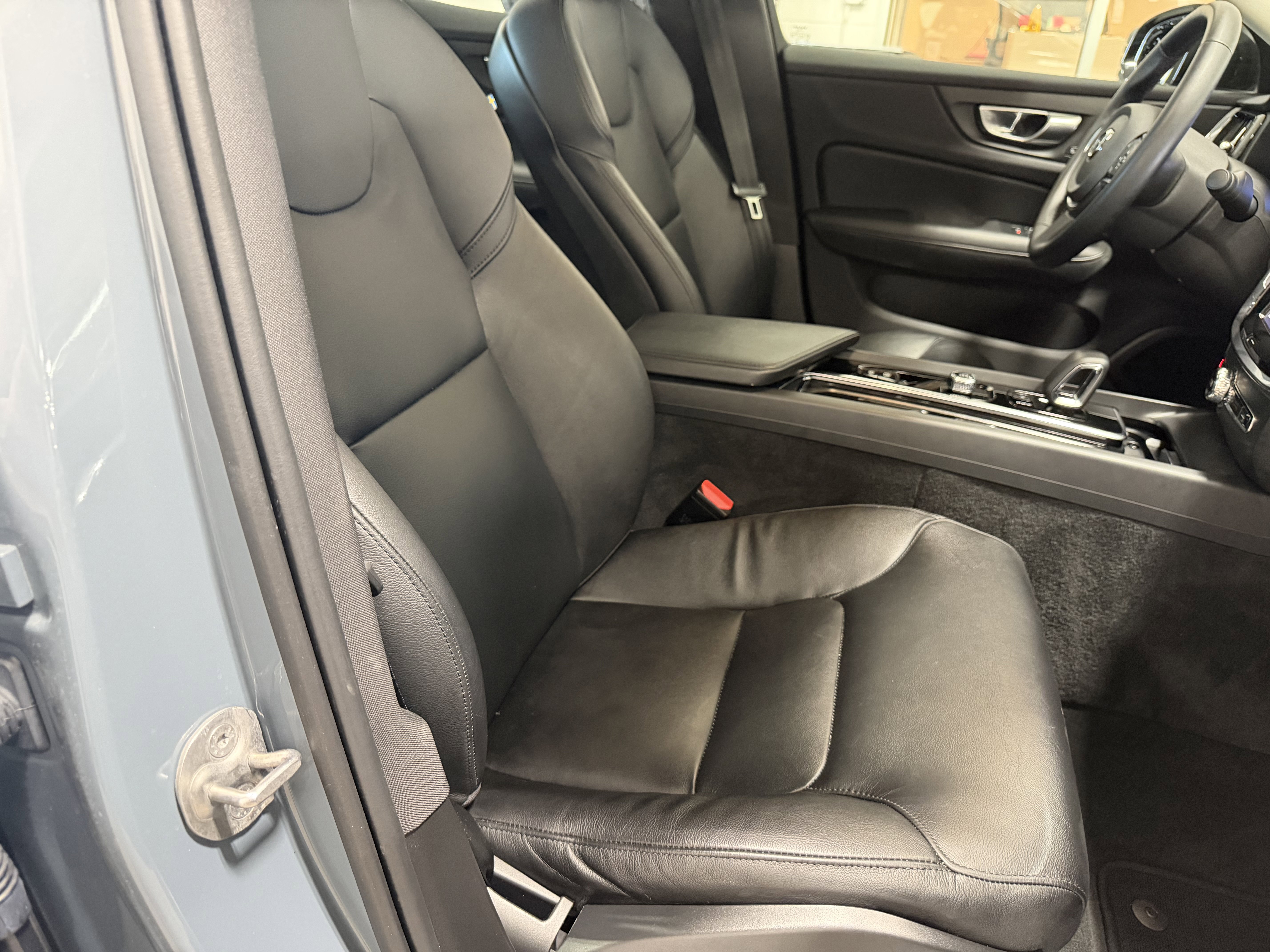 Used 2024 Volvo S60 B5 Core image 23