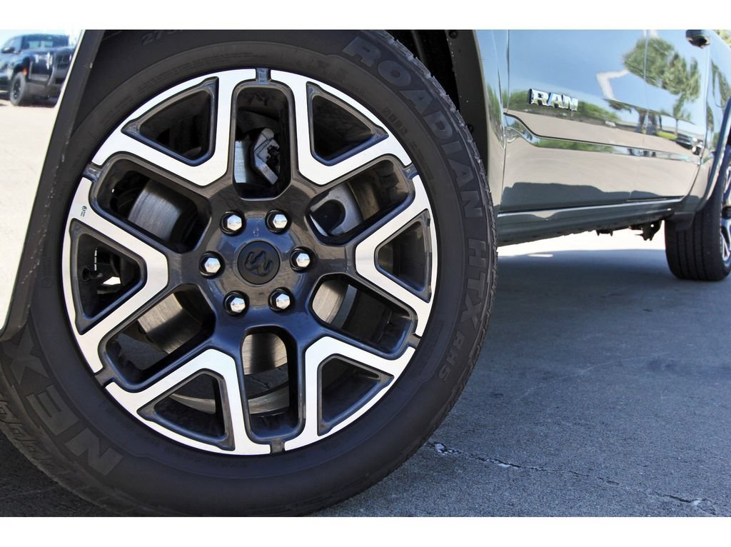 Used 2026 RAM 1500 Laramie AWD/4WD image 28
