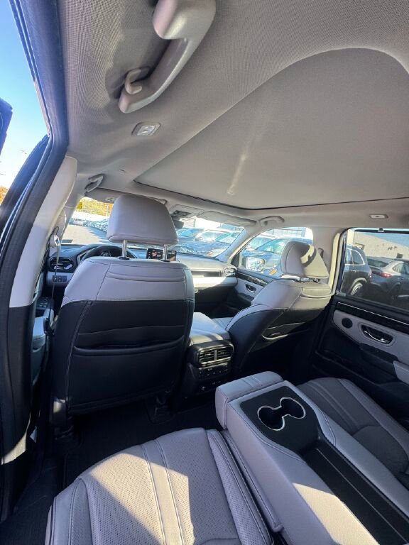 Used 2023 Honda Pilot Elite image 17