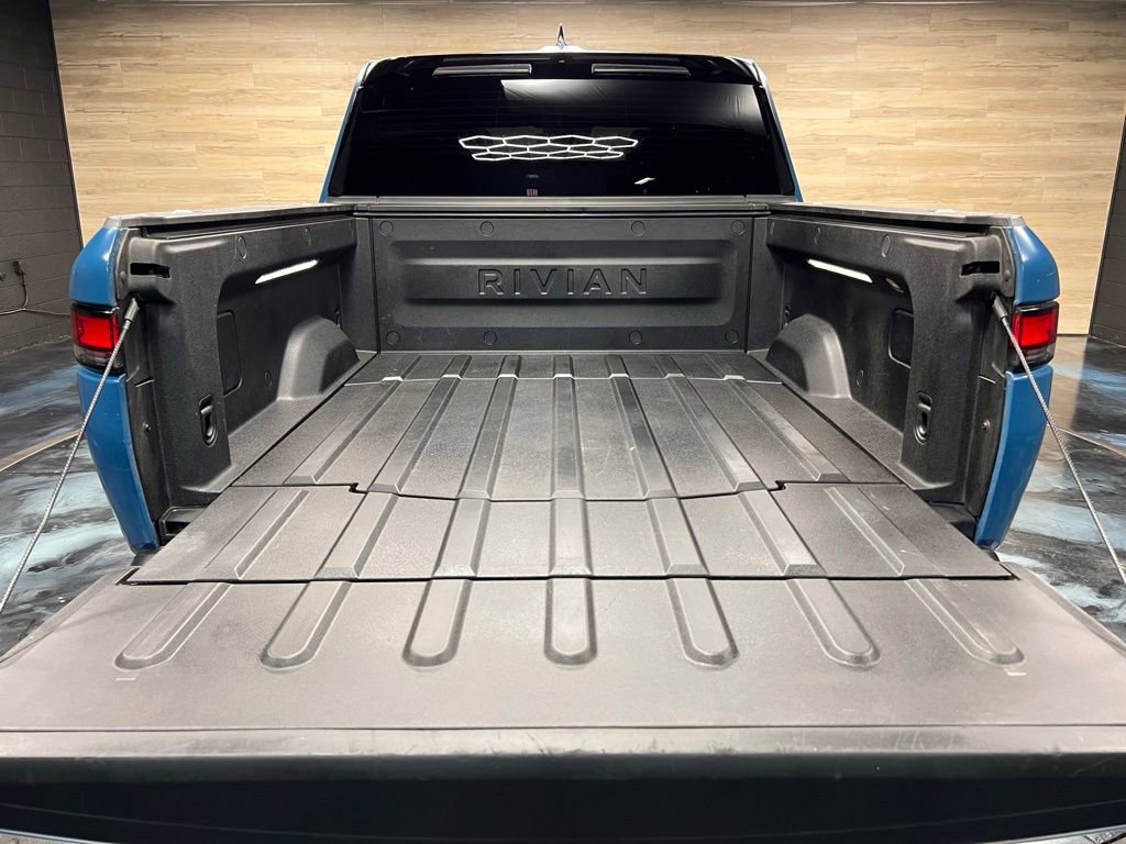 Used 2025 Rivian R1T Adventure image 13