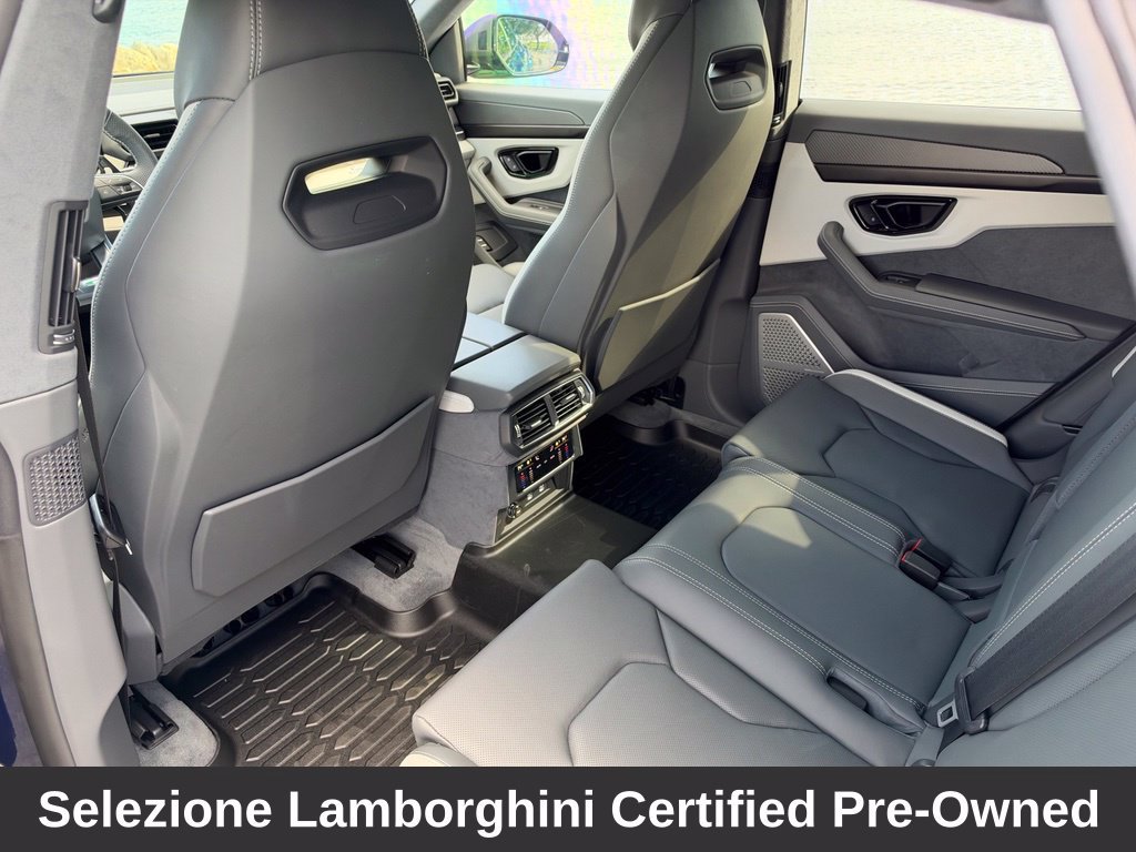 Used 2025 Lamborghini Urus SE AWD/4WD image 37