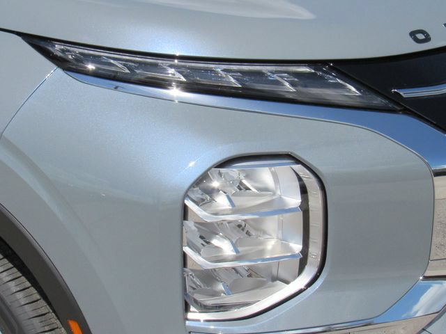 New 2026 Mitsubishi Outlander SE FWD image 10