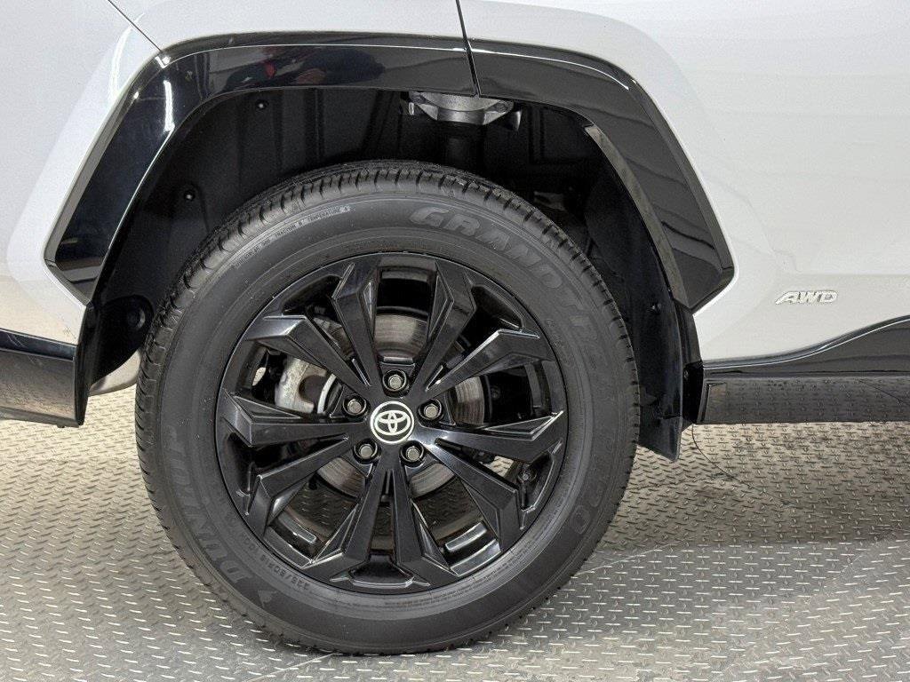Used 2024 Toyota RAV4 SE image 8