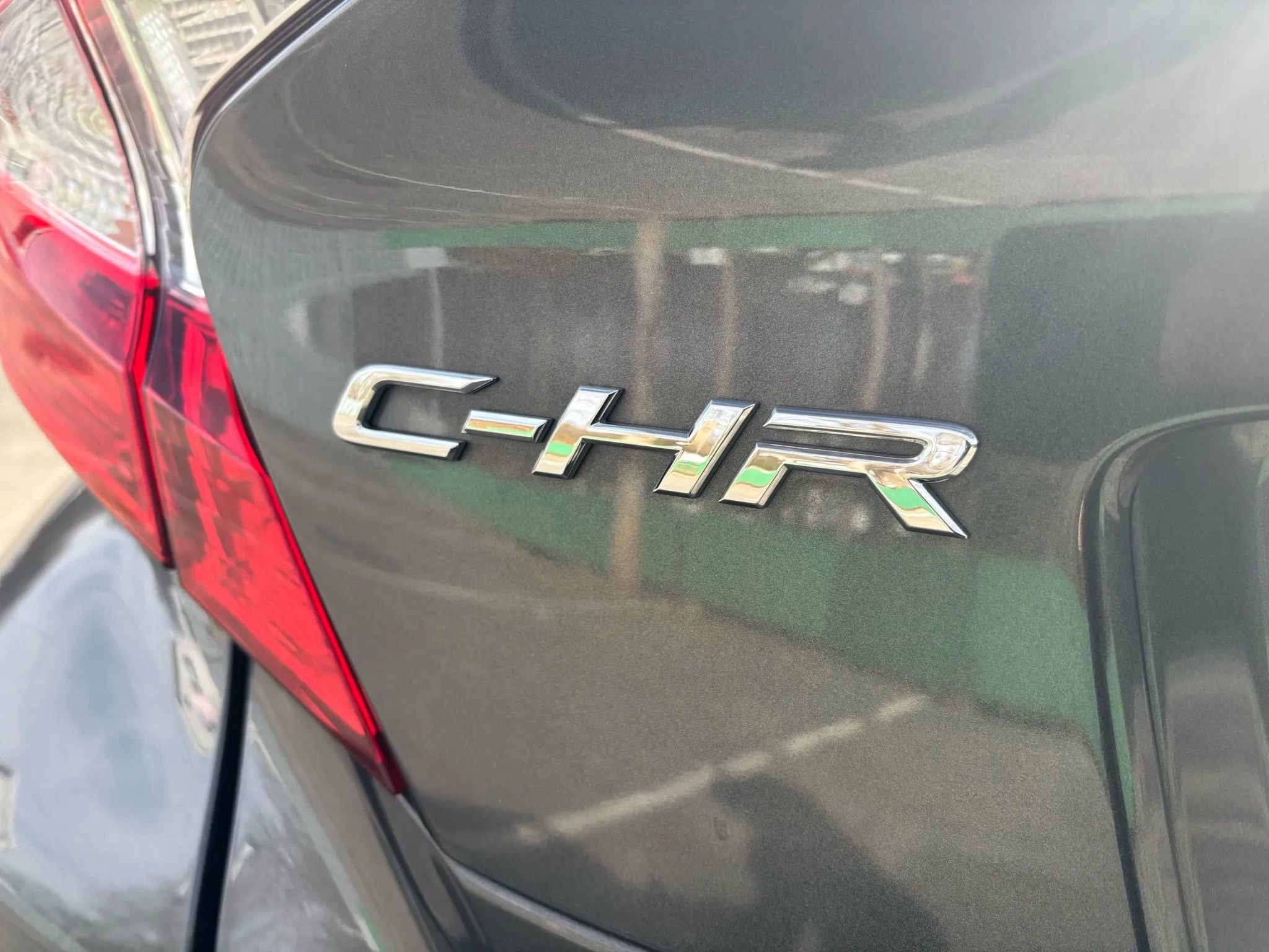 Used 2018 Toyota C-HR XLE image 11