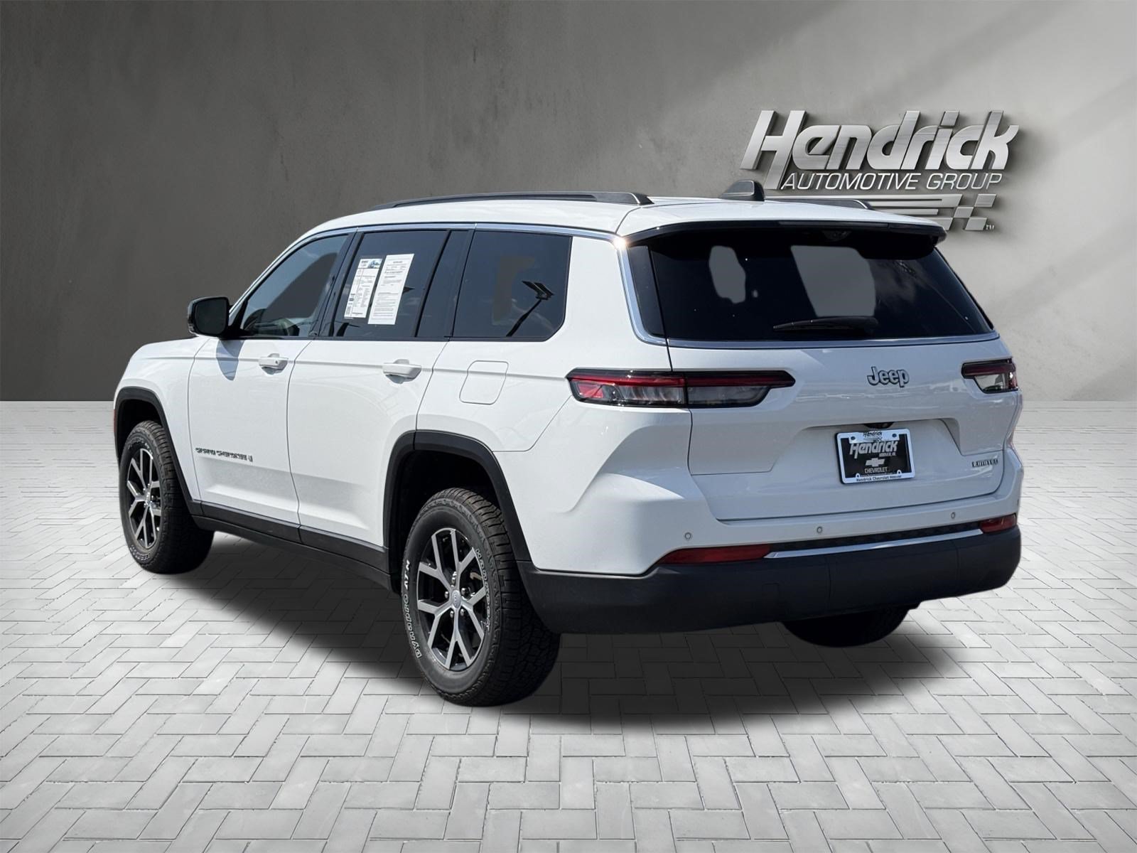 Used 2024 Jeep Grand Cherokee L Limited w/ Luxury Tech Group II RWD image 8